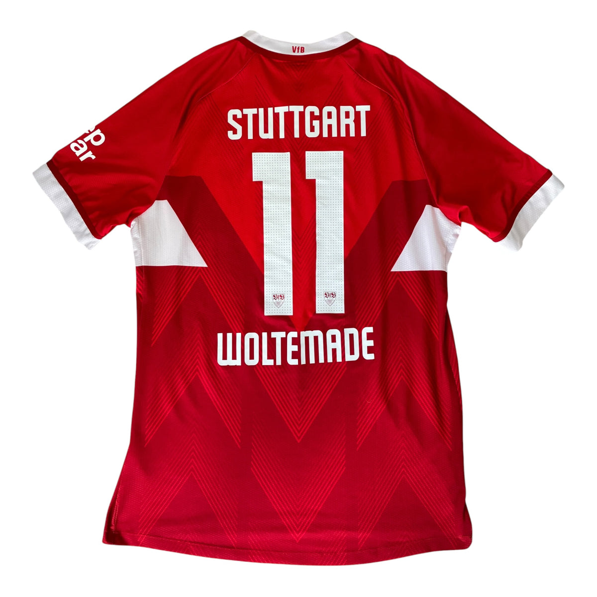 VfB Stuttgart 2024/25 kotipaita, Woltemade #11