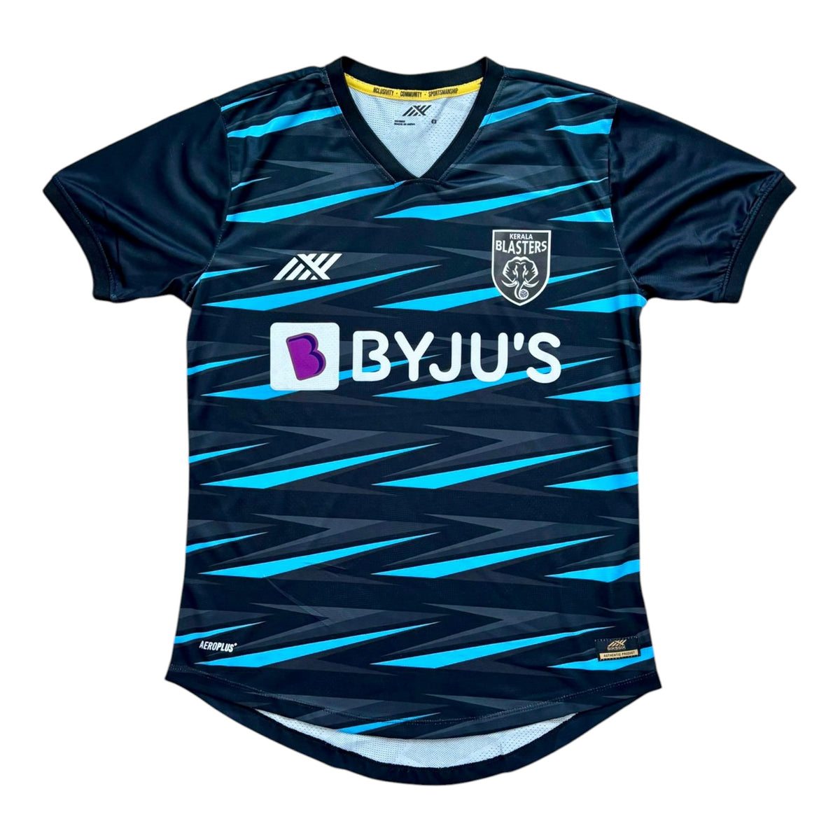 Kerala Blasters 2021/22 vieraspaita