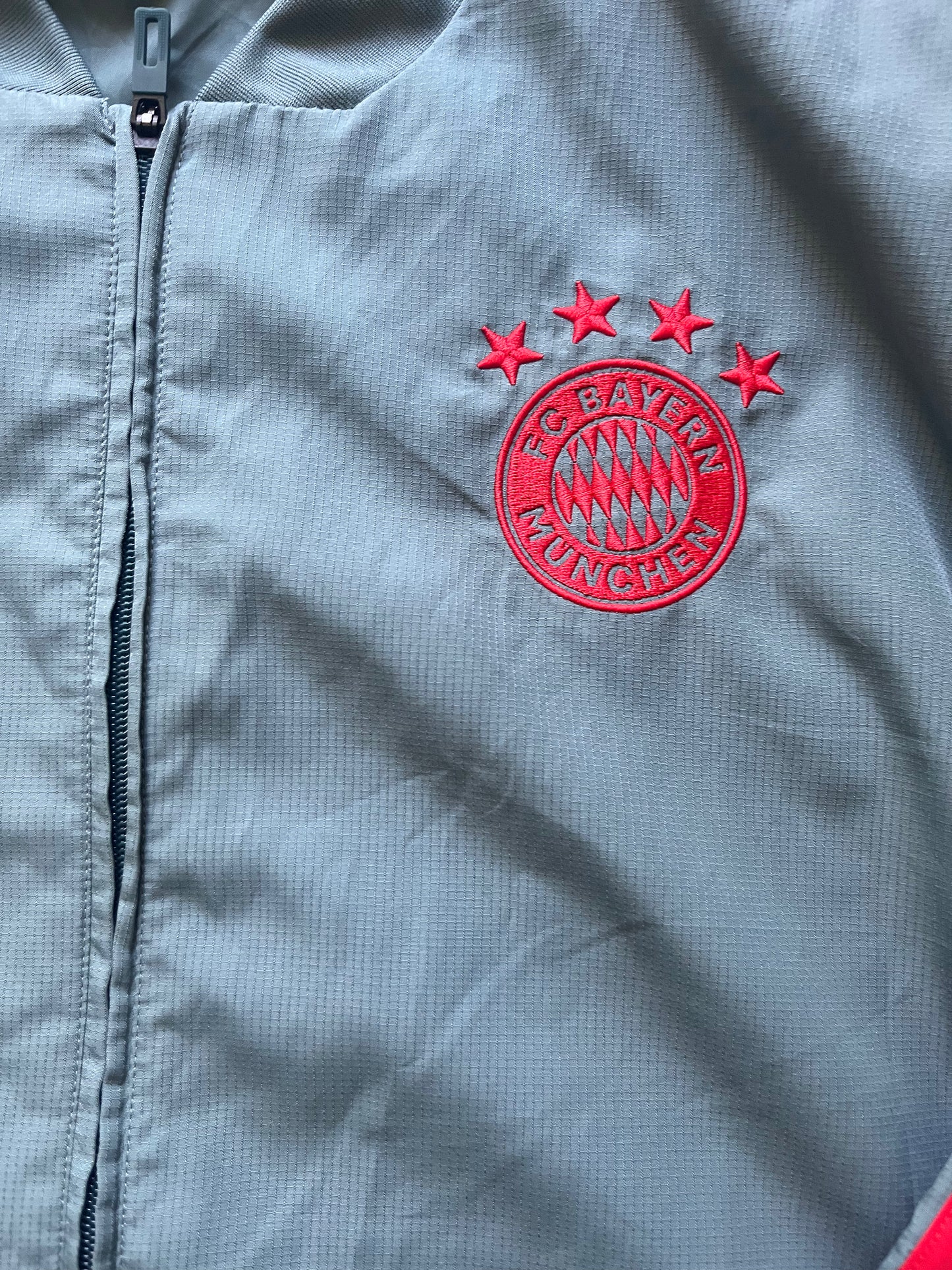 Bayern Munchen 2018/19 Tuulitakki - (XXL) - 9/10