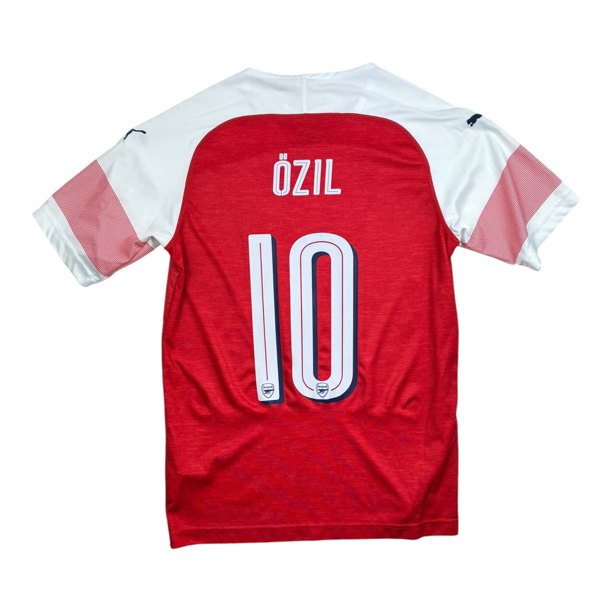 Arsenal 2018/19 kotipaita, Özil #10